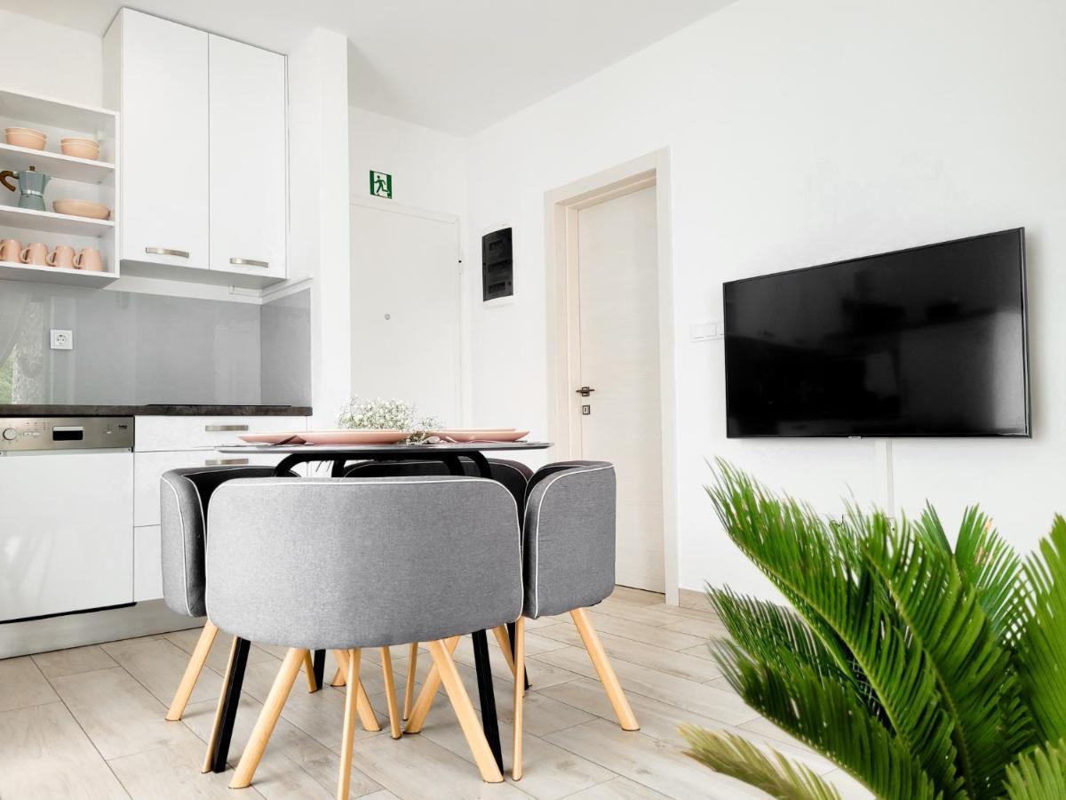 Rosemarie Beach Suites Zara Esterno foto